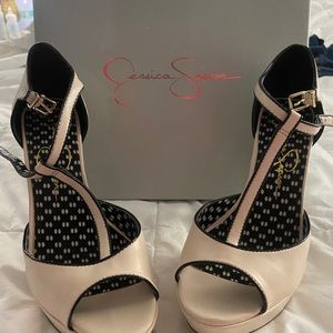 Jessica Simpson Pumps